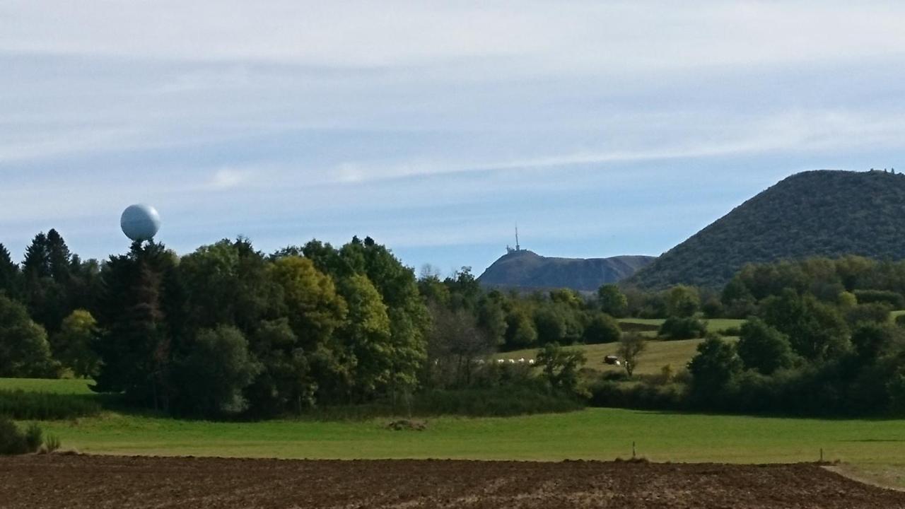 Sejour Au Coeur Des Volcans Saint-Ours  Exterior foto